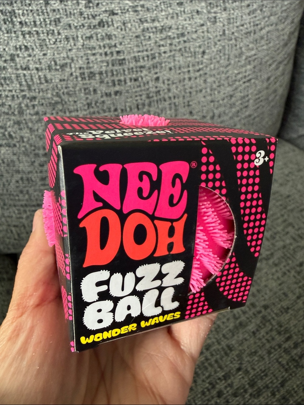 BNIB NeeDoh Fuzz Ball Wonder Waves, Pink